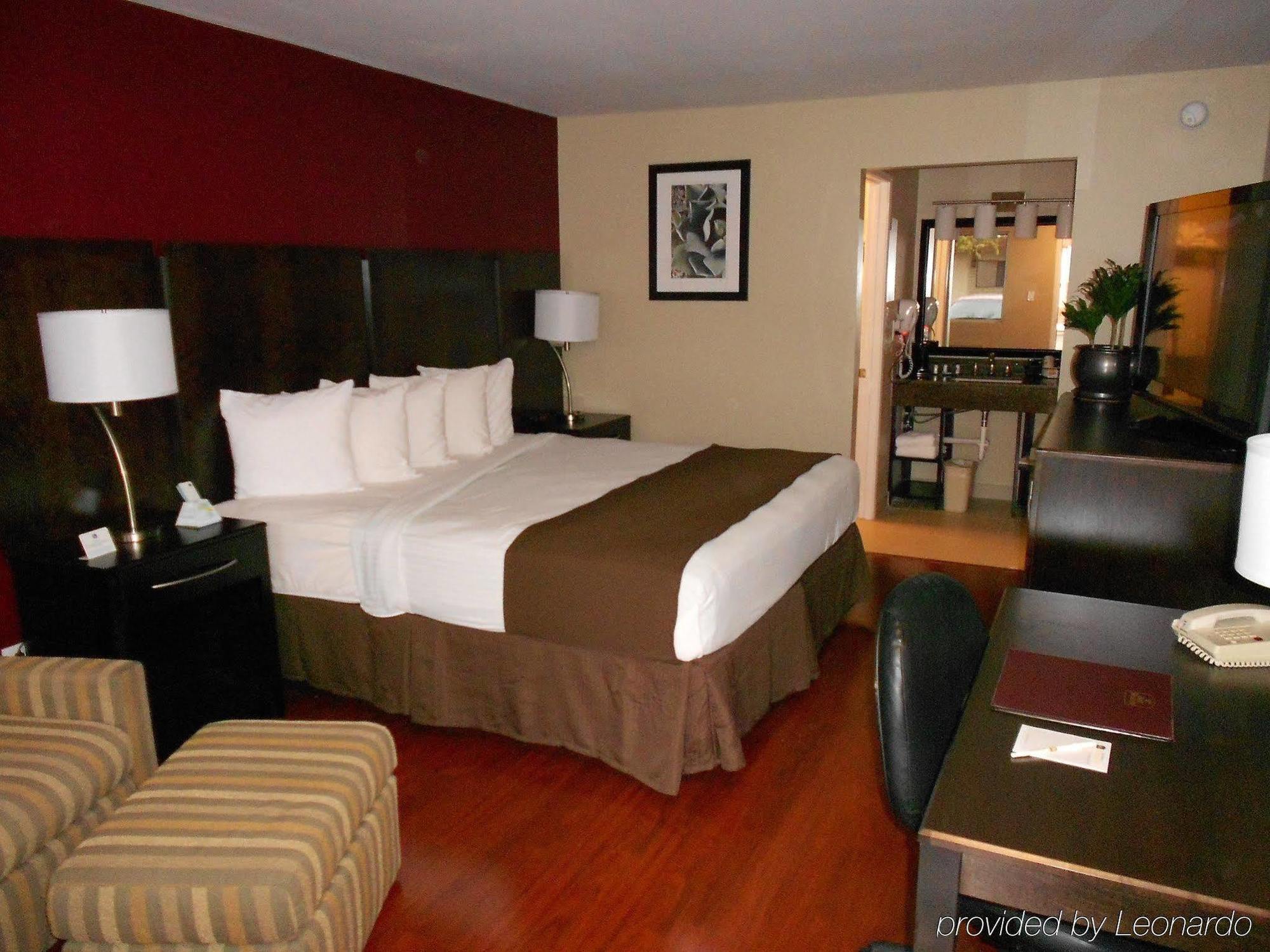 Quality Inn & Suites Phoenix Nw - Sun City Youngtown Ngoại thất bức ảnh