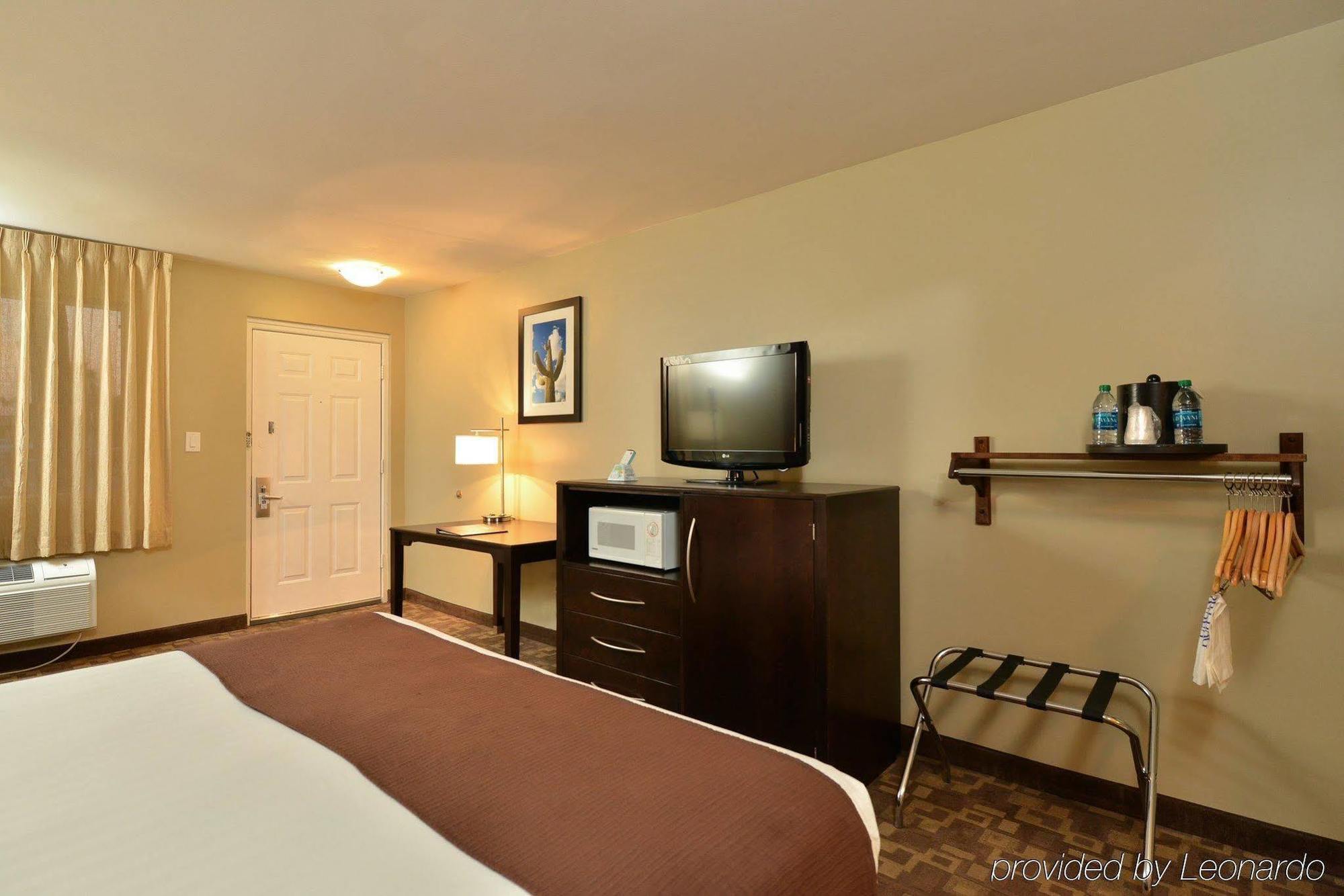 Quality Inn & Suites Phoenix Nw - Sun City Youngtown Ngoại thất bức ảnh