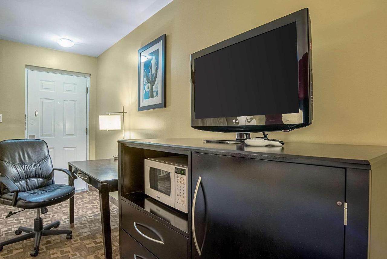 Quality Inn & Suites Phoenix Nw - Sun City Youngtown Ngoại thất bức ảnh