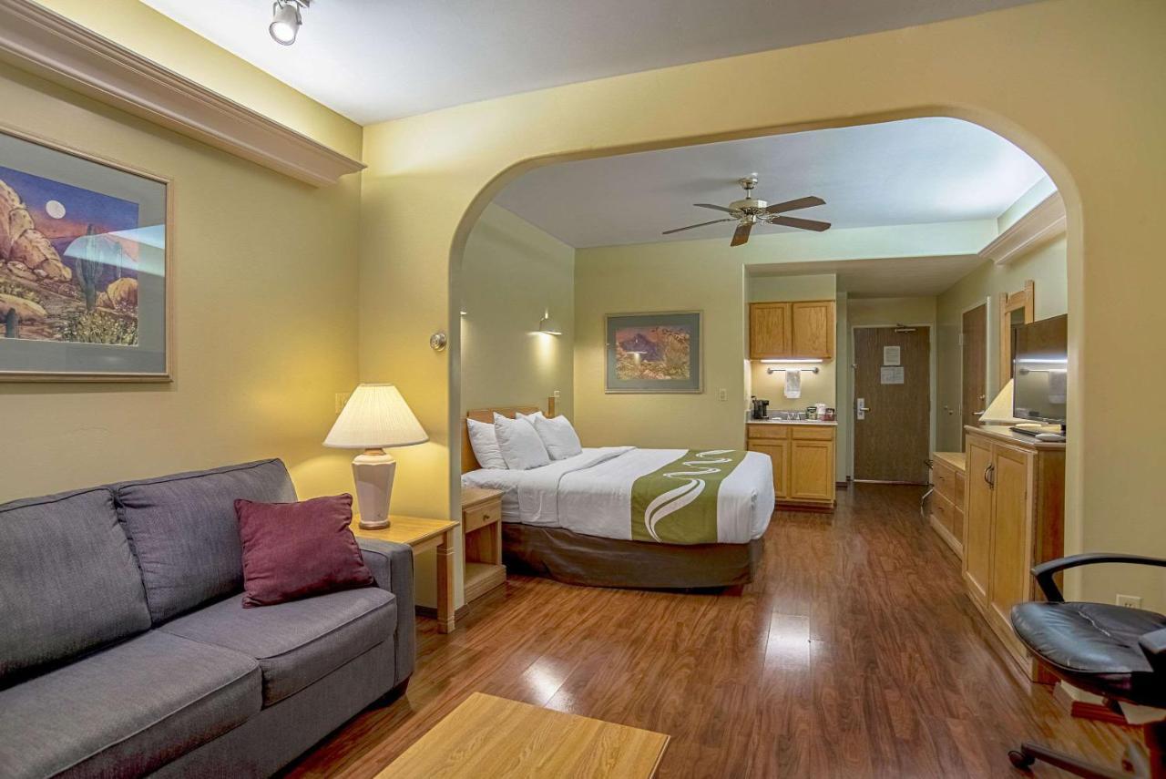 Quality Inn & Suites Phoenix Nw - Sun City Youngtown Ngoại thất bức ảnh